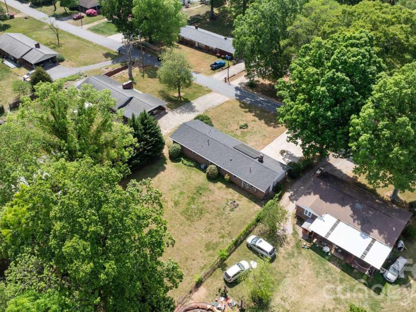 1341 26th Street, Hickory, NC 28602.  MLS# CAR4371574, YatesRealty ID 19116. 