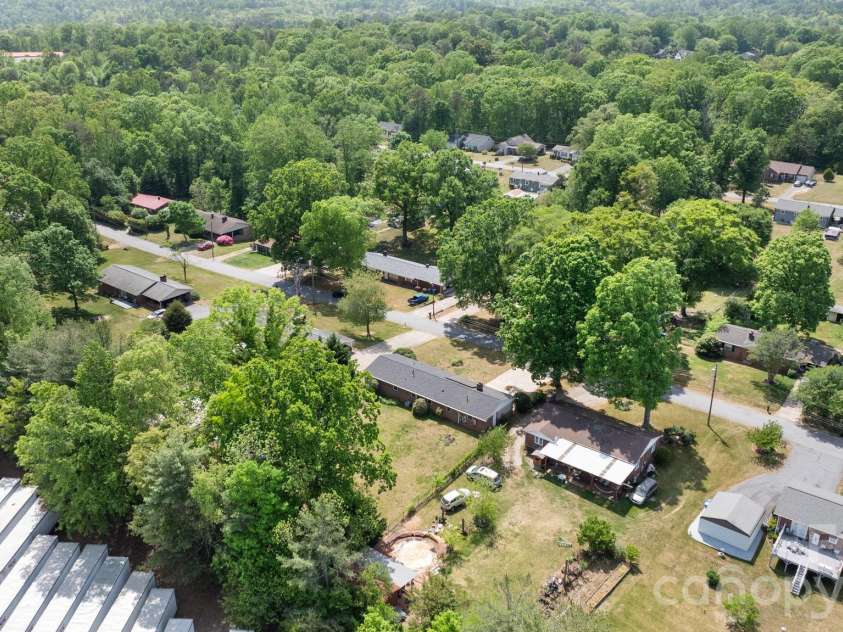 1341 26th Street, Hickory, NC 28602.  MLS# CAR4371574, YatesRealty ID 19116. 