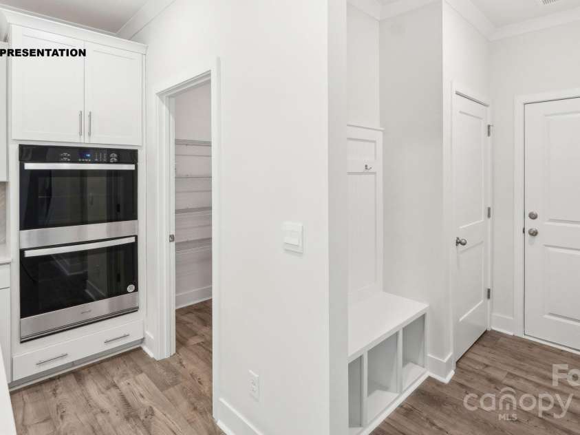 248 Miramar Drive, York, SC 29745.  MLS# CAR4270443, YatesRealty ID 19117. CHEF'S KITCHEN