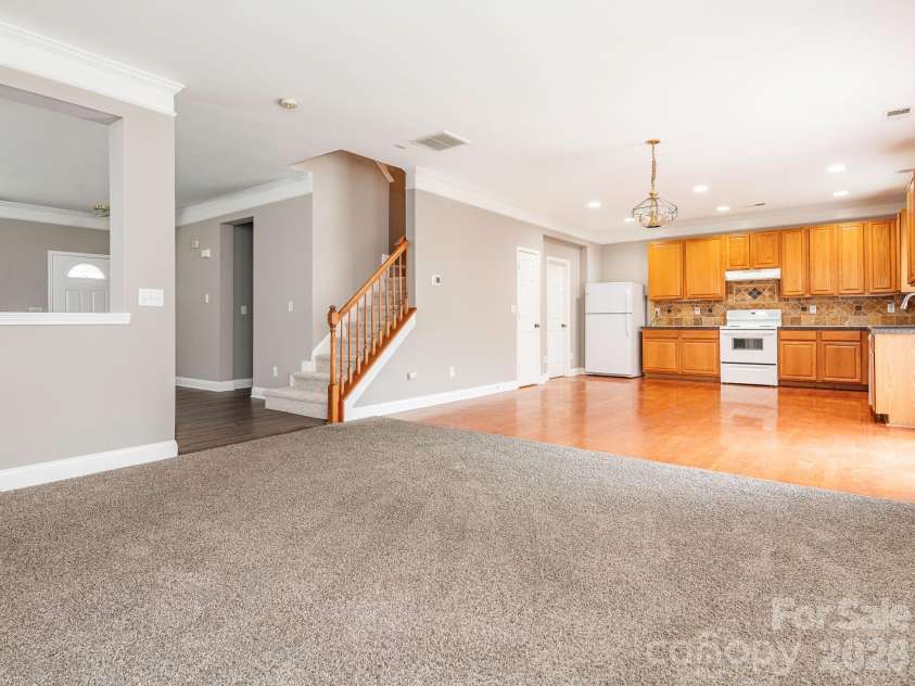 6602 Latherton Lane, Charlotte, NC 28278.  MLS# CAR4370164, YatesRealty ID 19117. 