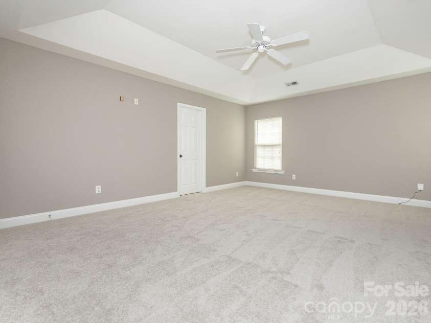 6602 Latherton Lane, Charlotte, NC 28278.  MLS# CAR4370164, YatesRealty ID 19117. 