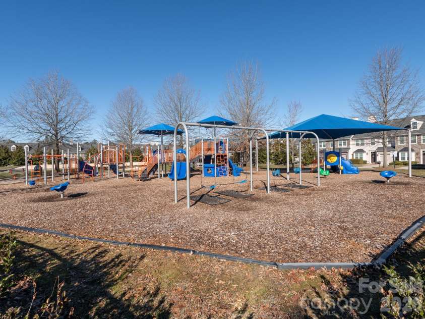 6602 Latherton Lane, Charlotte, NC 28278.  MLS# CAR4370164, YatesRealty ID 19117. 