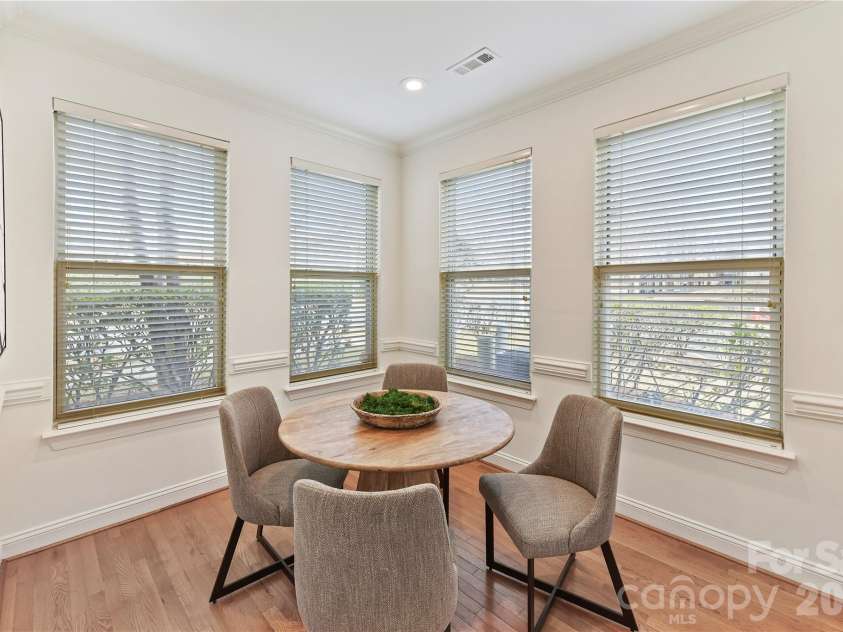 503 9th Street, Charlotte, NC 28202.  MLS# CAR4341146, YatesRealty ID 19118. 