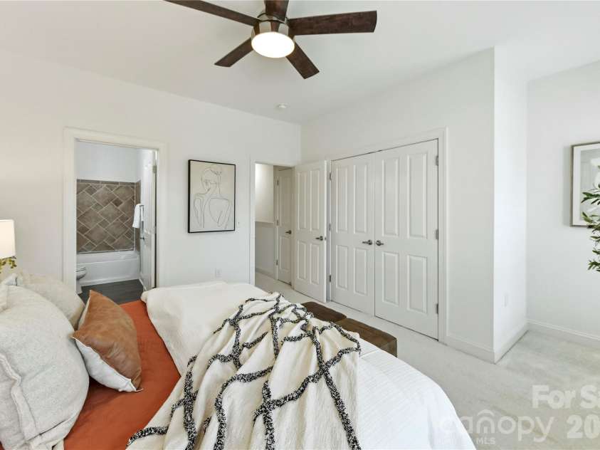 503 9th Street, Charlotte, NC 28202.  MLS# CAR4341146, YatesRealty ID 19118. 