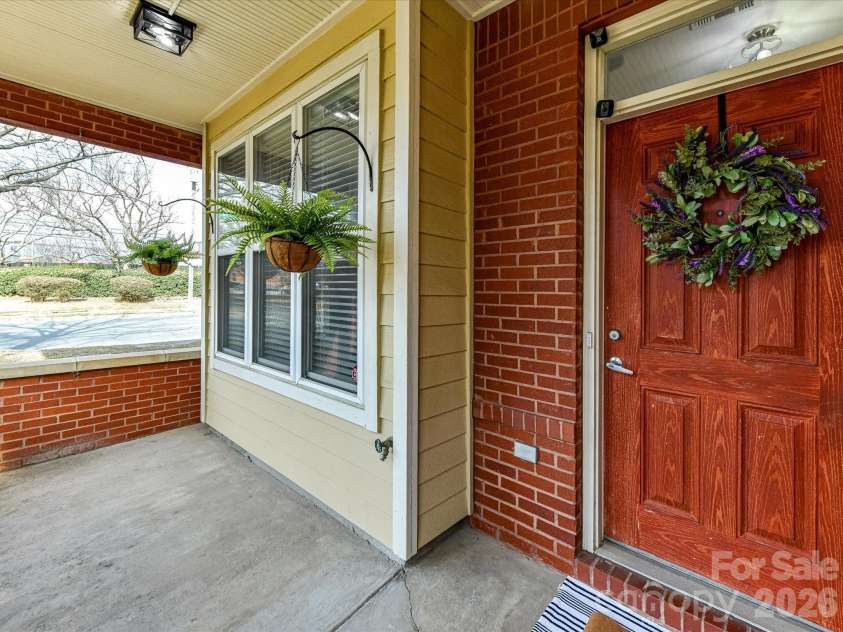 503 9th Street, Charlotte, NC 28202.  MLS# CAR4341146, YatesRealty ID 19118. Front Porch