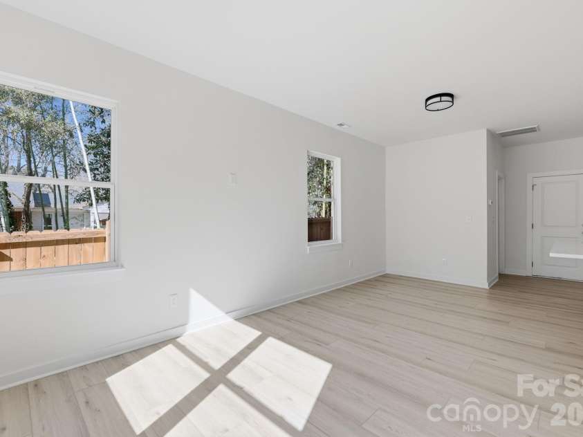 659 Stillgreen Lane, Charlotte, NC 28214.  MLS# CAR4356010, YatesRealty ID 19119. Main Living Area