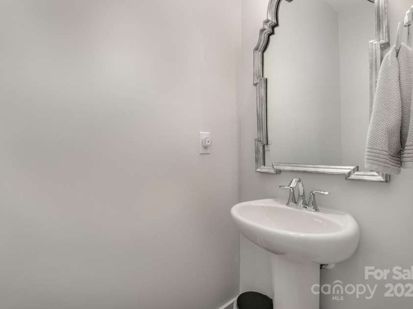 235 Bruns Avenue, Charlotte, NC 28208.  MLS# CAR4331116, YatesRealty ID 1912. 