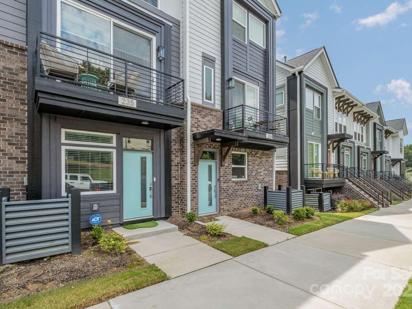 235 Bruns Avenue, Charlotte, NC 28208.  MLS# CAR4331116, YatesRealty ID 1912. 