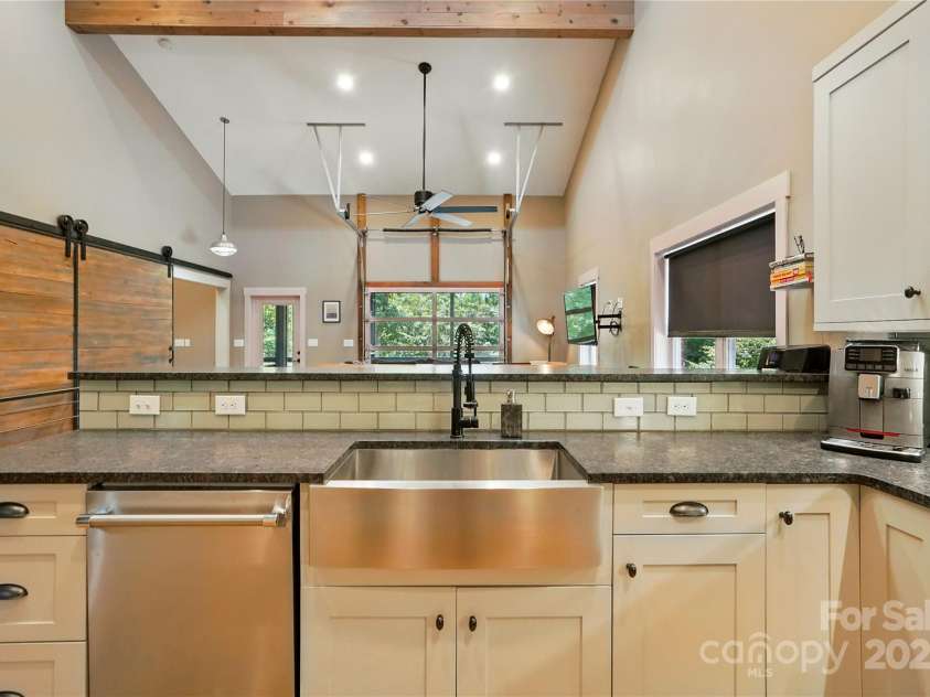 16525 Tulloch Road, Charlotte, NC 28278.  MLS# CAR4267483, YatesRealty ID 19120. 