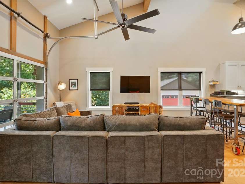 16525 Tulloch Road, Charlotte, NC 28278.  MLS# CAR4267483, YatesRealty ID 19120. 