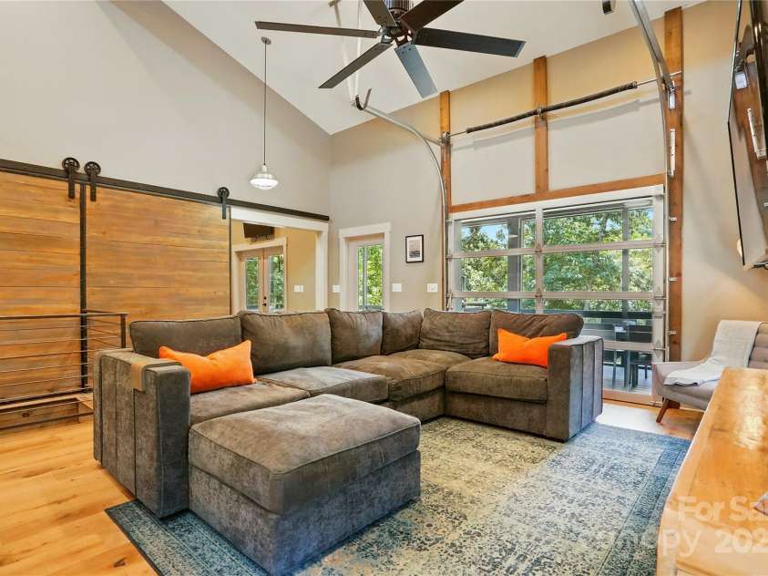 16525 Tulloch Road, Charlotte, NC 28278.  MLS# CAR4267483, YatesRealty ID 19120. 