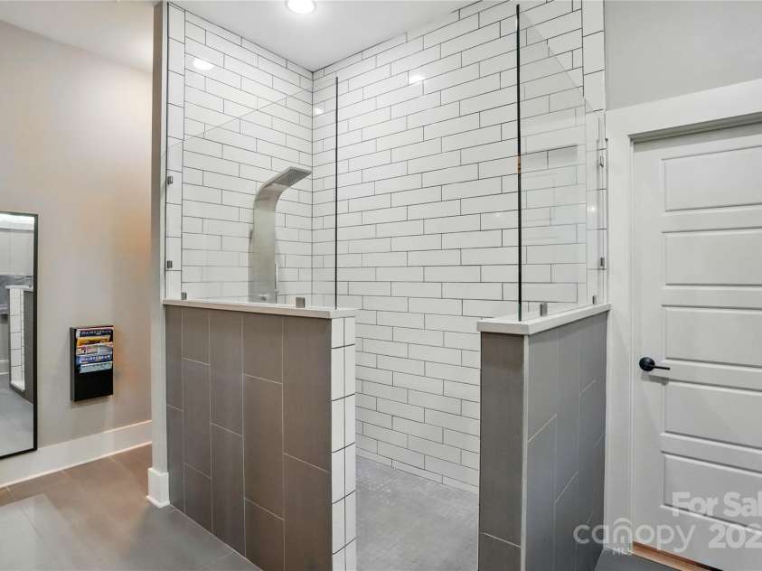 16525 Tulloch Road, Charlotte, NC 28278.  MLS# CAR4267483, YatesRealty ID 19120. 
