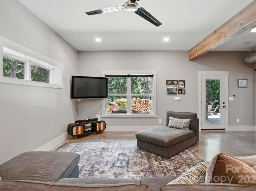 16525 Tulloch Road, Charlotte, NC 28278.  MLS# CAR4267483, YatesRealty ID 19120. 