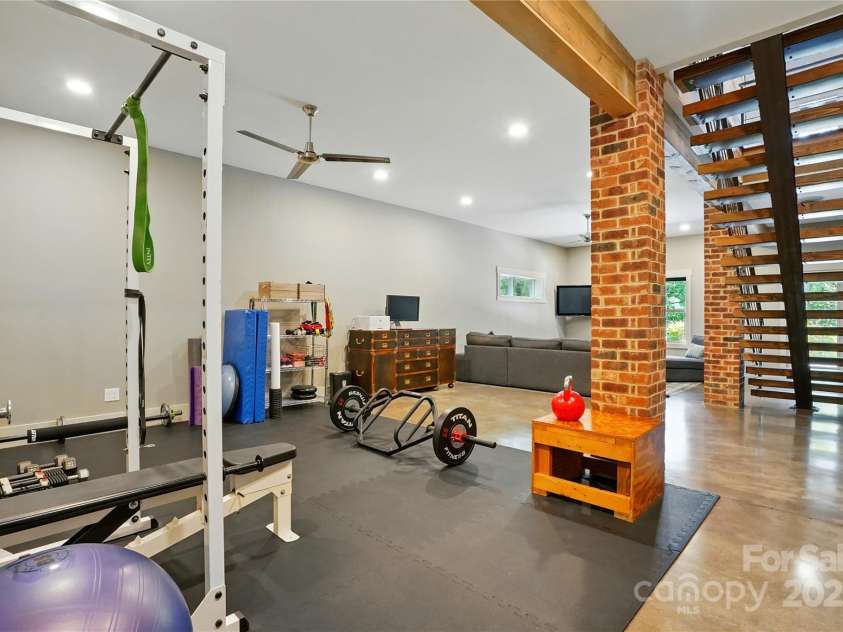 16525 Tulloch Road, Charlotte, NC 28278.  MLS# CAR4267483, YatesRealty ID 19120. 