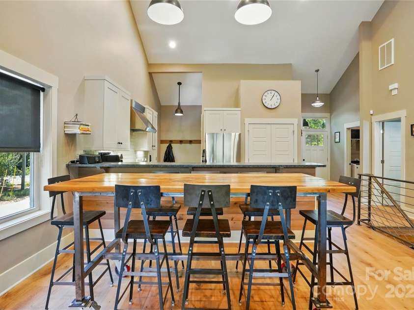 16525 Tulloch Road, Charlotte, NC 28278.  MLS# CAR4267483, YatesRealty ID 19120. Dining area filled with tons of natural light and stunning lake views
