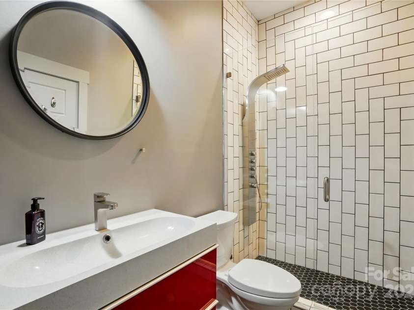 16525 Tulloch Road, Charlotte, NC 28278.  MLS# CAR4267483, YatesRealty ID 19120. Full bath