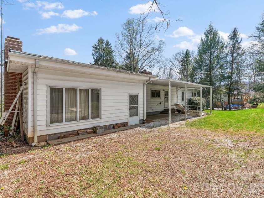 7 Acton Woods Road, Candler, NC 28715.  MLS# CAR4362191, YatesRealty ID 19120. 