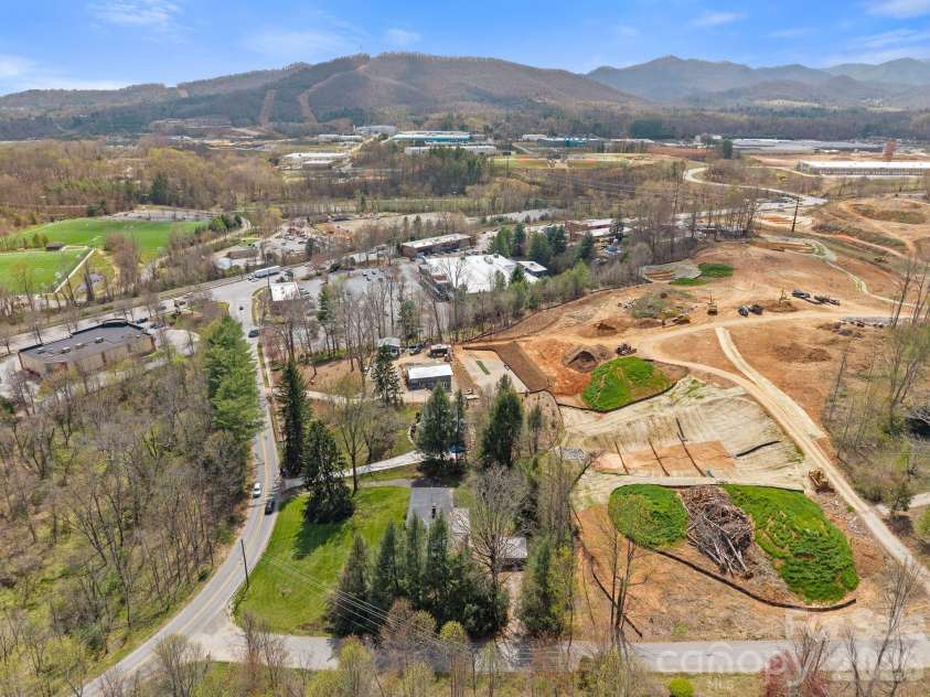 7 Acton Woods Road, Candler, NC 28715.  MLS# CAR4362191, YatesRealty ID 19120. 