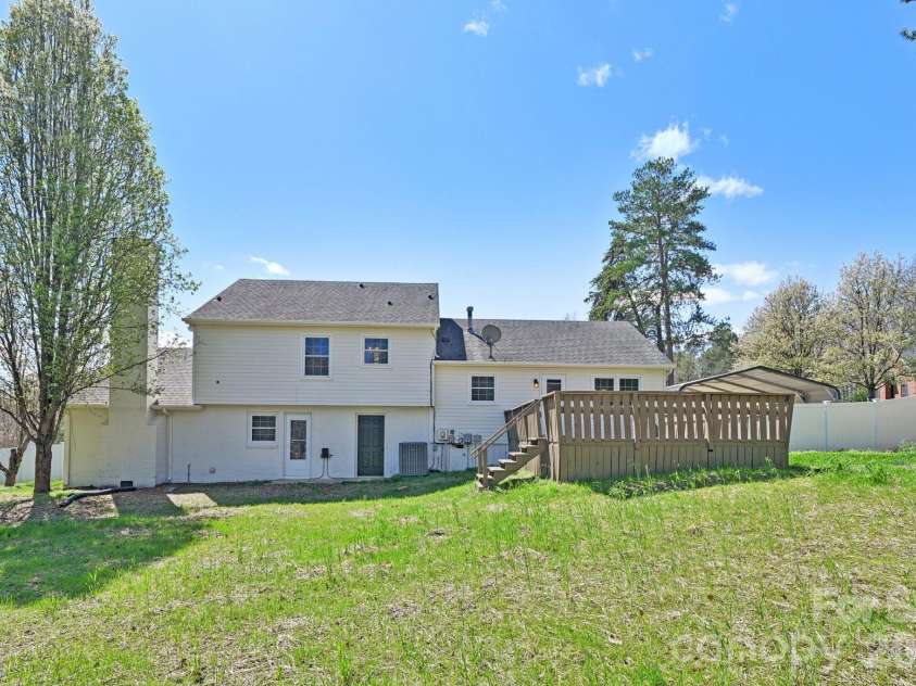 1104 Colony Court, Gastonia, NC 28056.  MLS# CAR4327362, YatesRealty ID 19121. 