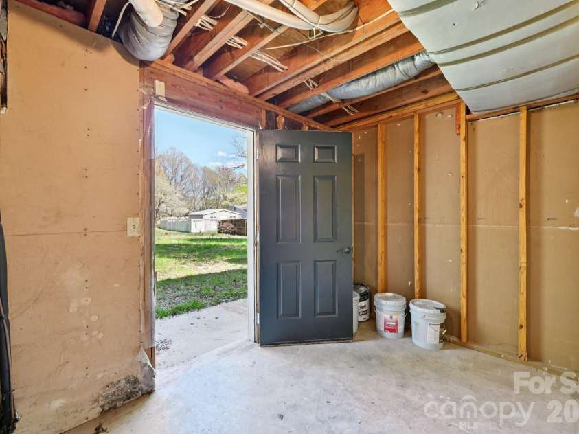 1104 Colony Court, Gastonia, NC 28056.  MLS# CAR4327362, YatesRealty ID 19121. 