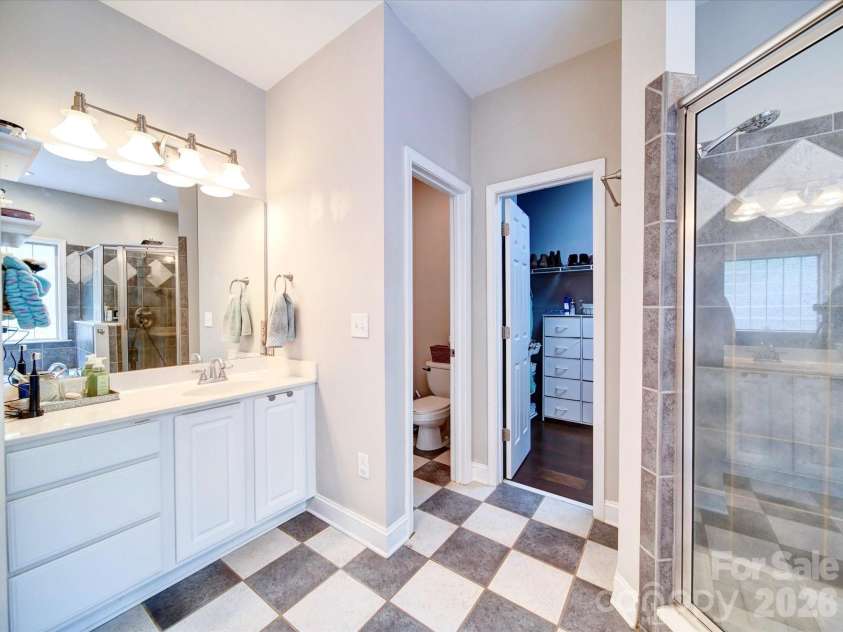 135 Boulder Ridge Drive, Denton, NC 27239.  MLS# CAR4244687, YatesRealty ID 19121. Primary bathroom w/separate shower