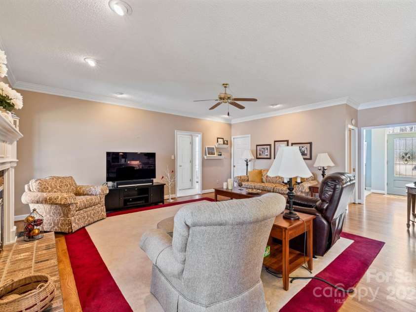 109 Rima Landing, Denton, NC 27239.  MLS# CAR4234129, YatesRealty ID 19122. 