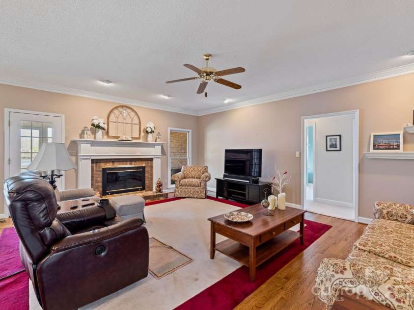 109 Rima Landing, Denton, NC 27239.  MLS# CAR4234129, YatesRealty ID 19122. 