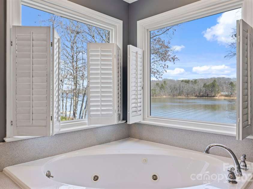 109 Rima Landing, Denton, NC 27239.  MLS# CAR4234129, YatesRealty ID 19122. 