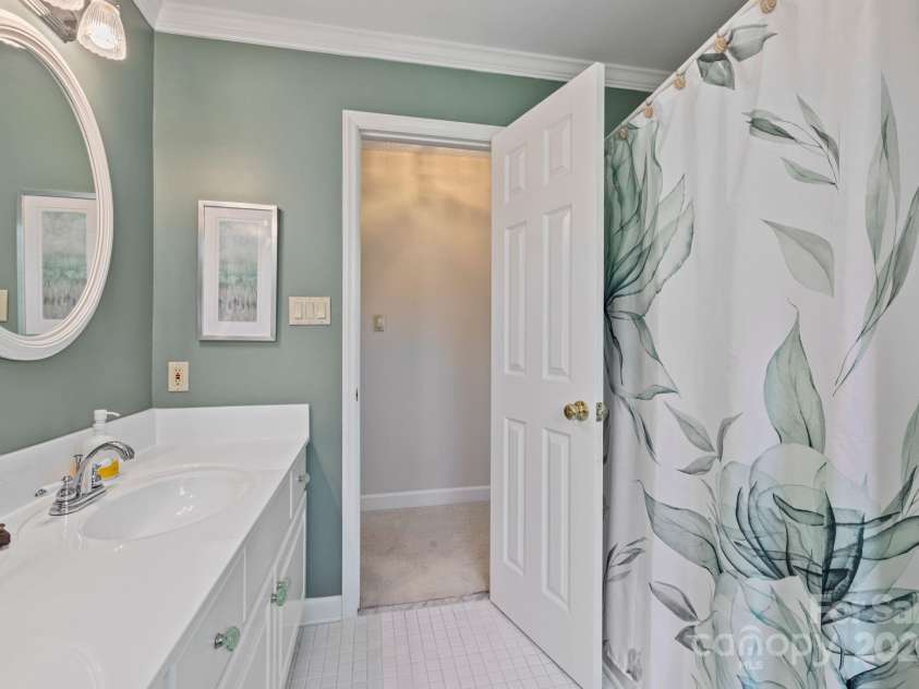 109 Rima Landing, Denton, NC 27239.  MLS# CAR4234129, YatesRealty ID 19122. 