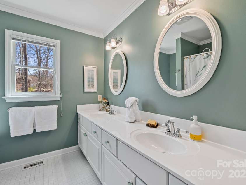 109 Rima Landing, Denton, NC 27239.  MLS# CAR4234129, YatesRealty ID 19122. 