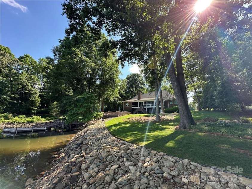 109 Rima Landing, Denton, NC 27239.  MLS# CAR4234129, YatesRealty ID 19122. 