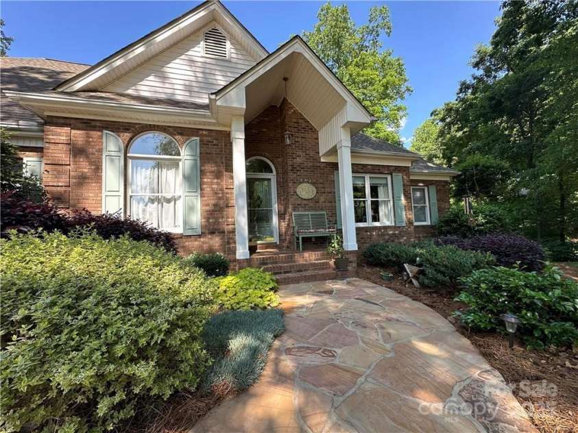 109 Rima Landing, Denton, NC 27239.  MLS# CAR4234129, YatesRealty ID 19122. 