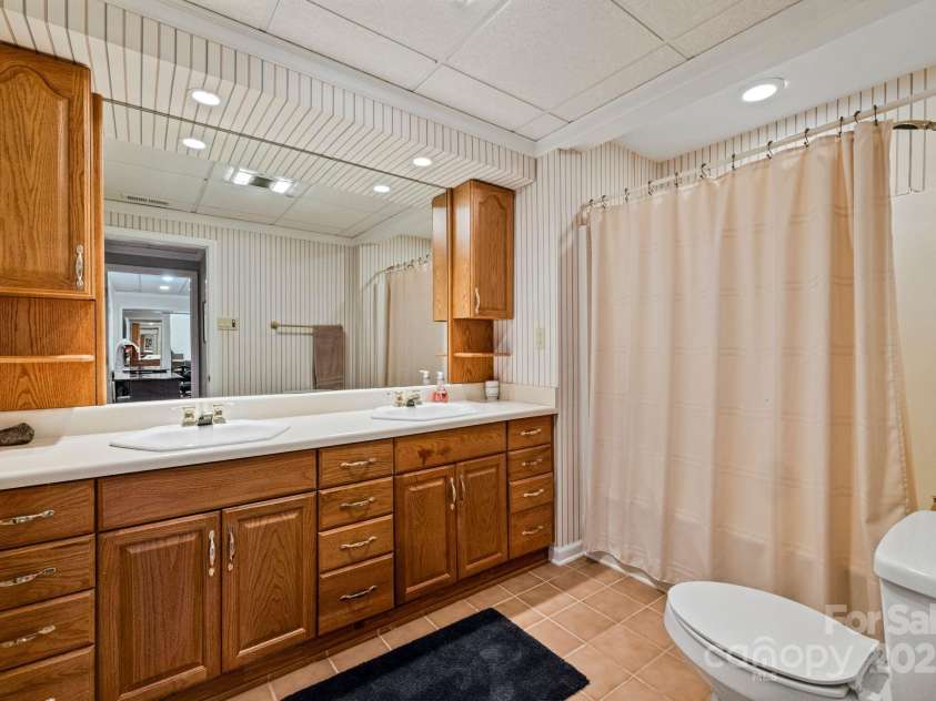 109 Rima Landing, Denton, NC 27239.  MLS# CAR4234129, YatesRealty ID 19122. 