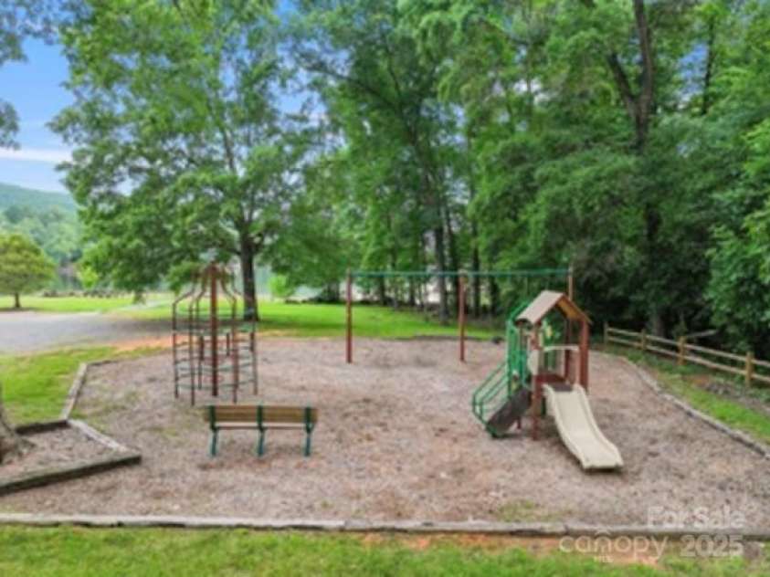 109 Rima Landing, Denton, NC 27239.  MLS# CAR4234129, YatesRealty ID 19122. Community playground