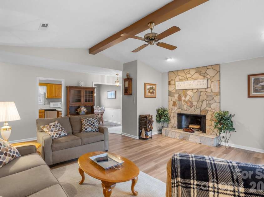 2313 Terra Stone Court, Winston Salem, NC 27103.  MLS# CAR4351625, YatesRealty ID 19122. 