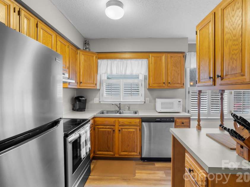2313 Terra Stone Court, Winston Salem, NC 27103.  MLS# CAR4351625, YatesRealty ID 19122. 