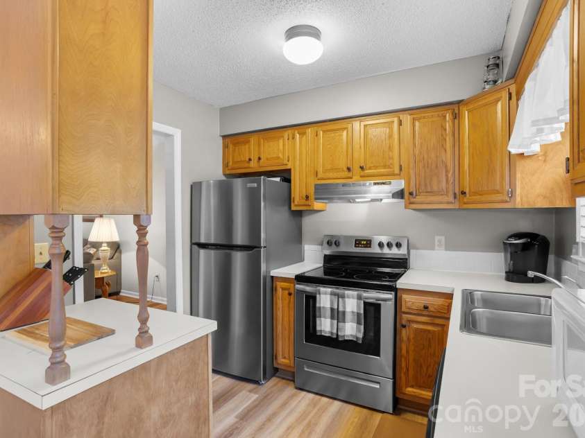 2313 Terra Stone Court, Winston Salem, NC 27103.  MLS# CAR4351625, YatesRealty ID 19122. 