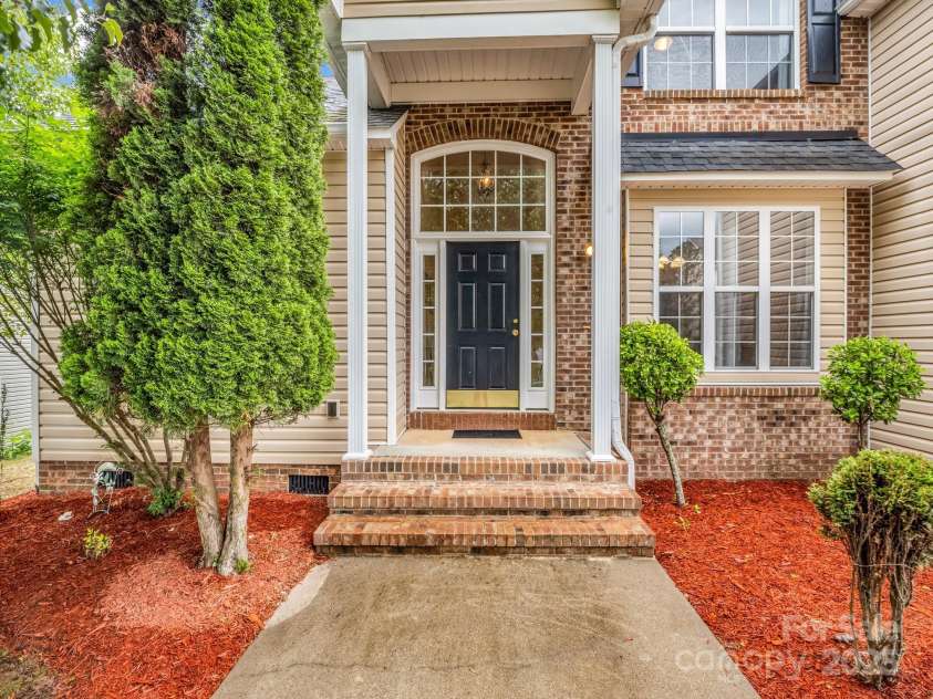 24 Yorktown Circle, Arden, NC 28704.  MLS# CAR4262895, YatesRealty ID 19123. 