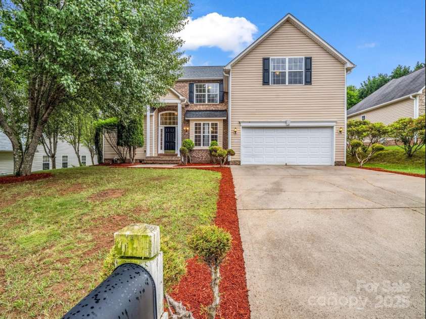 24 Yorktown Circle, Arden, NC 28704.  MLS# CAR4262895, YatesRealty ID 19123. 