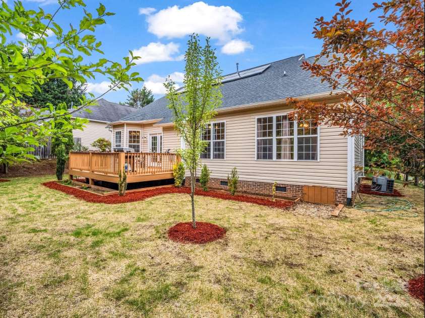 24 Yorktown Circle, Arden, NC 28704.  MLS# CAR4262895, YatesRealty ID 19123. 