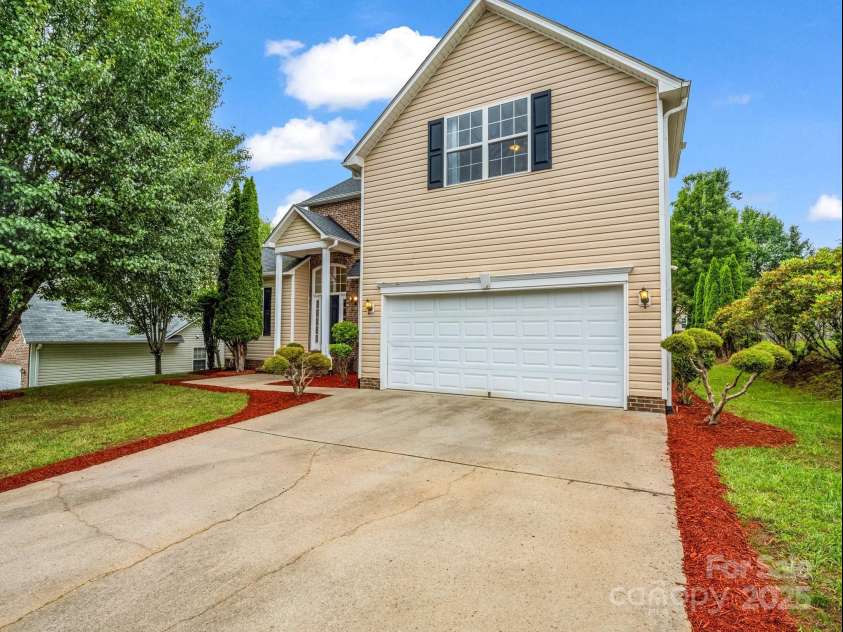 24 Yorktown Circle, Arden, NC 28704.  MLS# CAR4262895, YatesRealty ID 19123. 