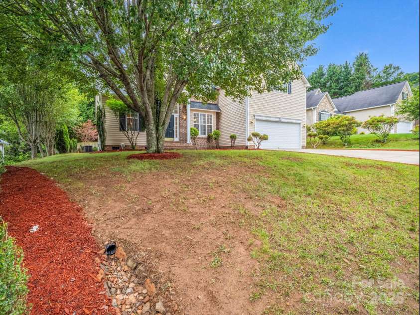 24 Yorktown Circle, Arden, NC 28704.  MLS# CAR4262895, YatesRealty ID 19123. 