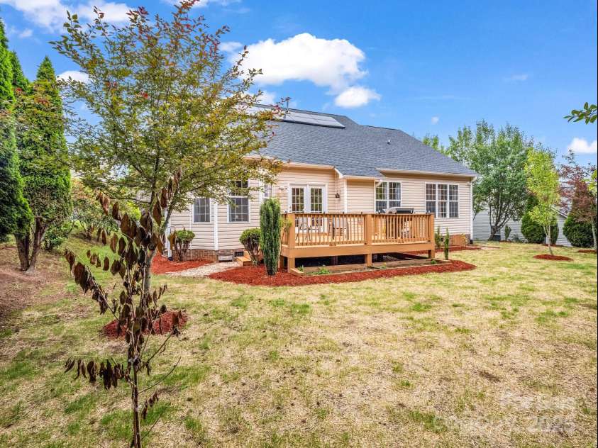 24 Yorktown Circle, Arden, NC 28704.  MLS# CAR4262895, YatesRealty ID 19123. 