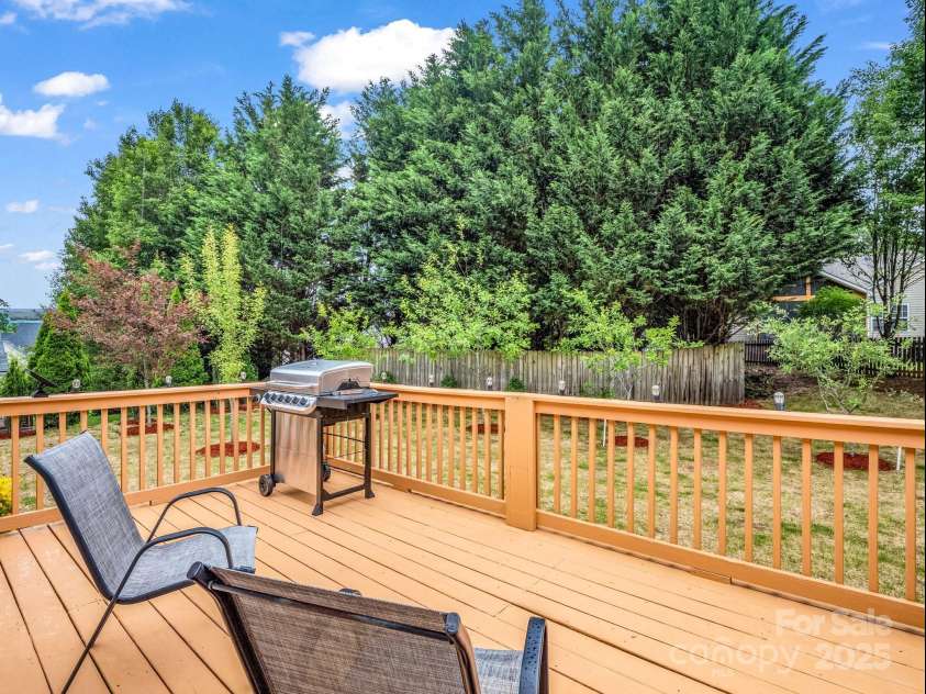 24 Yorktown Circle, Arden, NC 28704.  MLS# CAR4262895, YatesRealty ID 19123. 