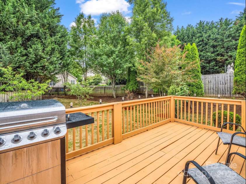 24 Yorktown Circle, Arden, NC 28704.  MLS# CAR4262895, YatesRealty ID 19123. 