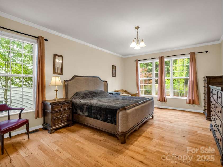 24 Yorktown Circle, Arden, NC 28704.  MLS# CAR4262895, YatesRealty ID 19123. First floor primary