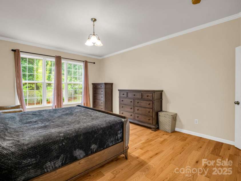 24 Yorktown Circle, Arden, NC 28704.  MLS# CAR4262895, YatesRealty ID 19123. First floor primary