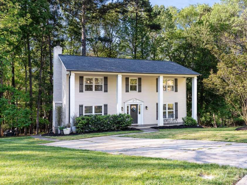 8124 Red Cap Lane, Charlotte, NC 28270.  MLS# CAR4366134, YatesRealty ID 19123. 
