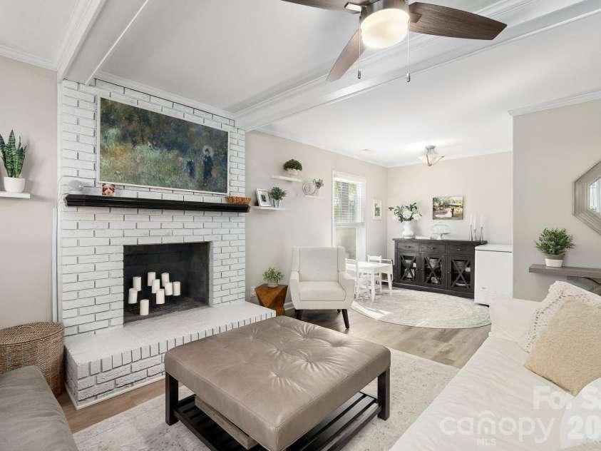 8124 Red Cap Lane, Charlotte, NC 28270.  MLS# CAR4366134, YatesRealty ID 19123. 