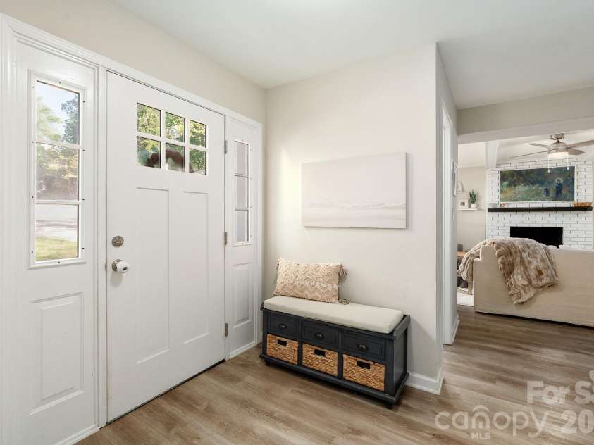 8124 Red Cap Lane, Charlotte, NC 28270.  MLS# CAR4366134, YatesRealty ID 19123. 
